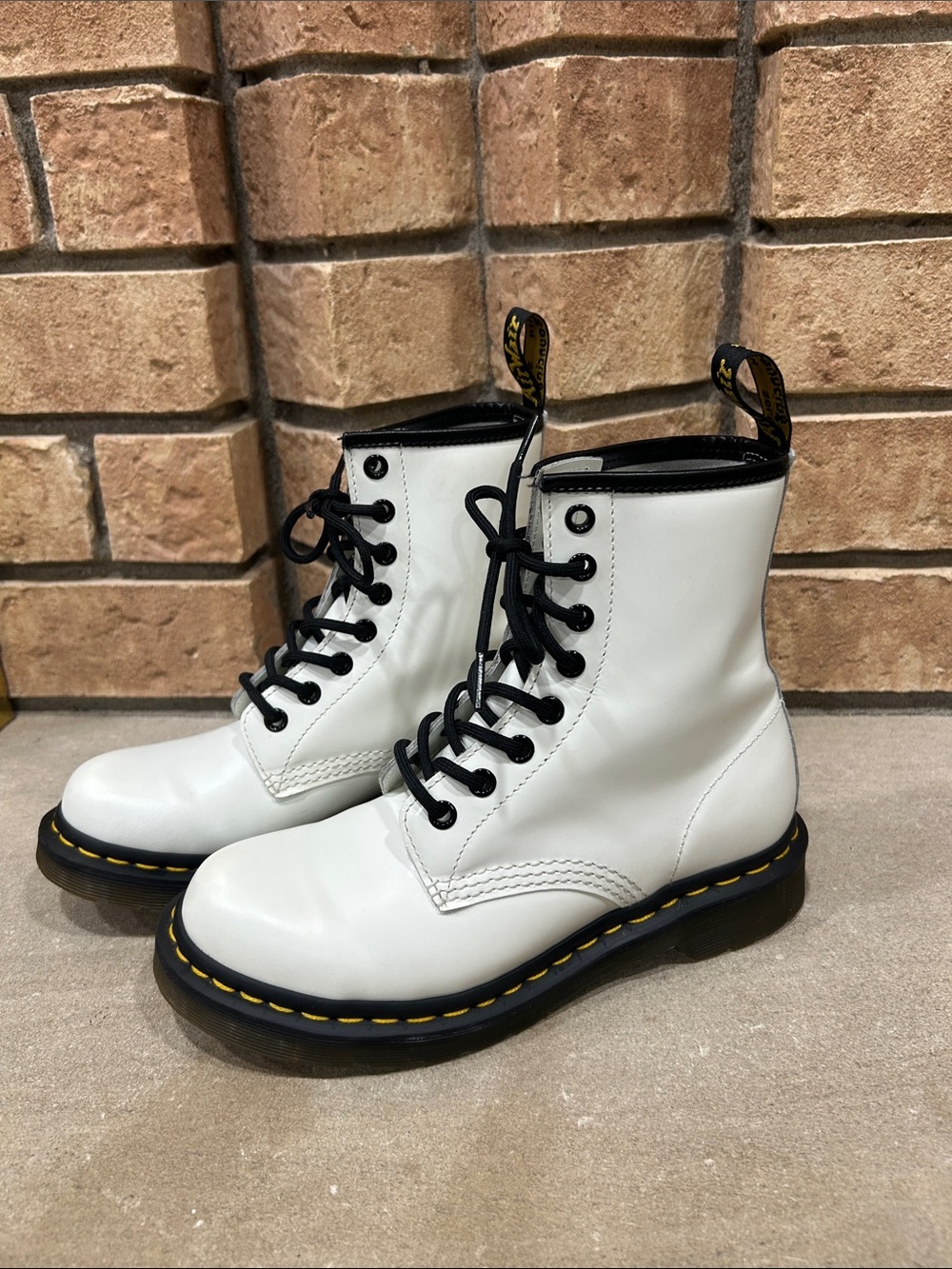 Dr. Martens 11821 LUANA White Air Wair Ankle Combat Boots Women’s size 6